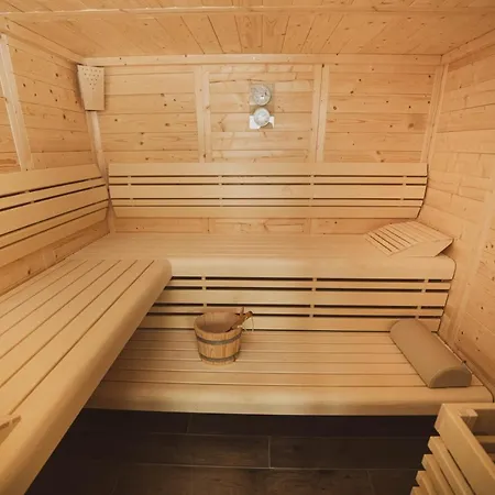 De Balloo, Met Sauna En Jacuzzi